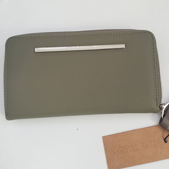 (New) Steve Madden clutch wallet - Picture 2 of 8